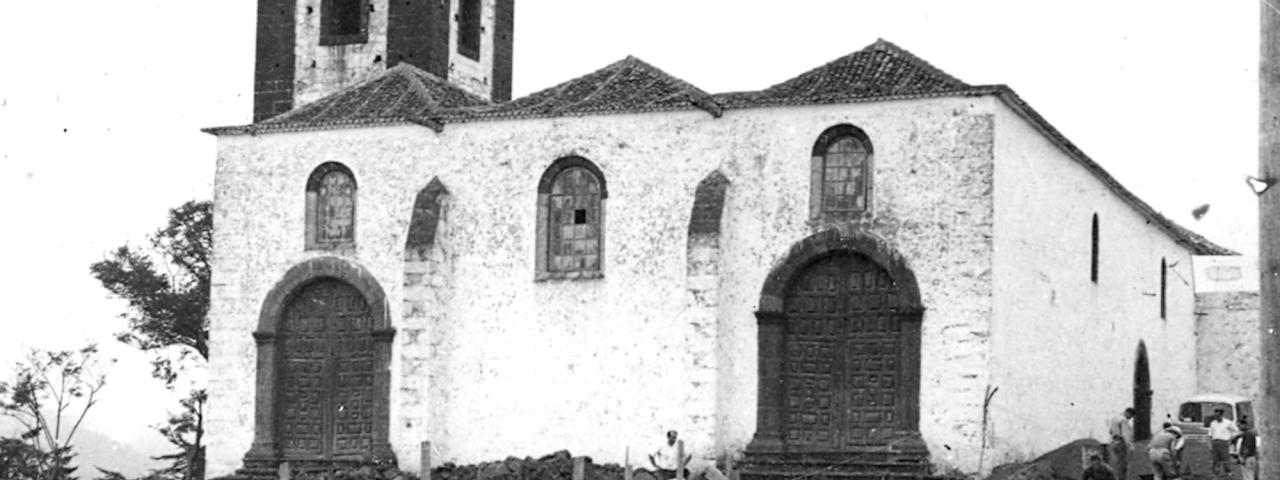 El Ayuntamiento de Tacoronte homenajea a los vecinos que hicieron posible la construcci&oacute;n de la plaza de Santa Catalina