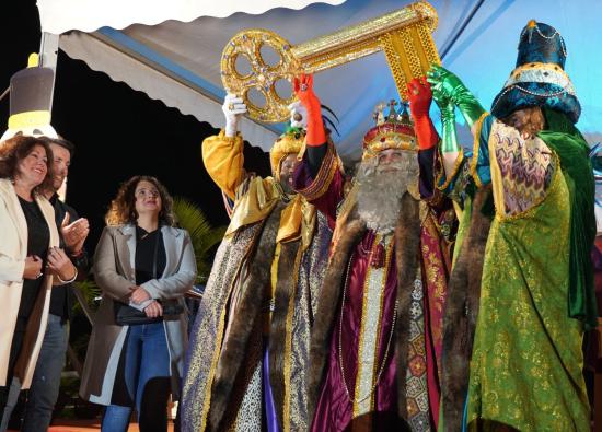 Tacoronte celebra con éxito una multitudinaria cabalgata para recibir a los Reyes Magos de Oriente