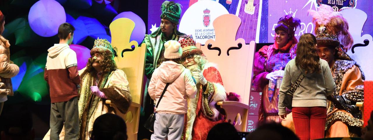Tacoronte recibe a los Reyes Magos con dos encuentros multitudinarios en el Auditorio Capitol