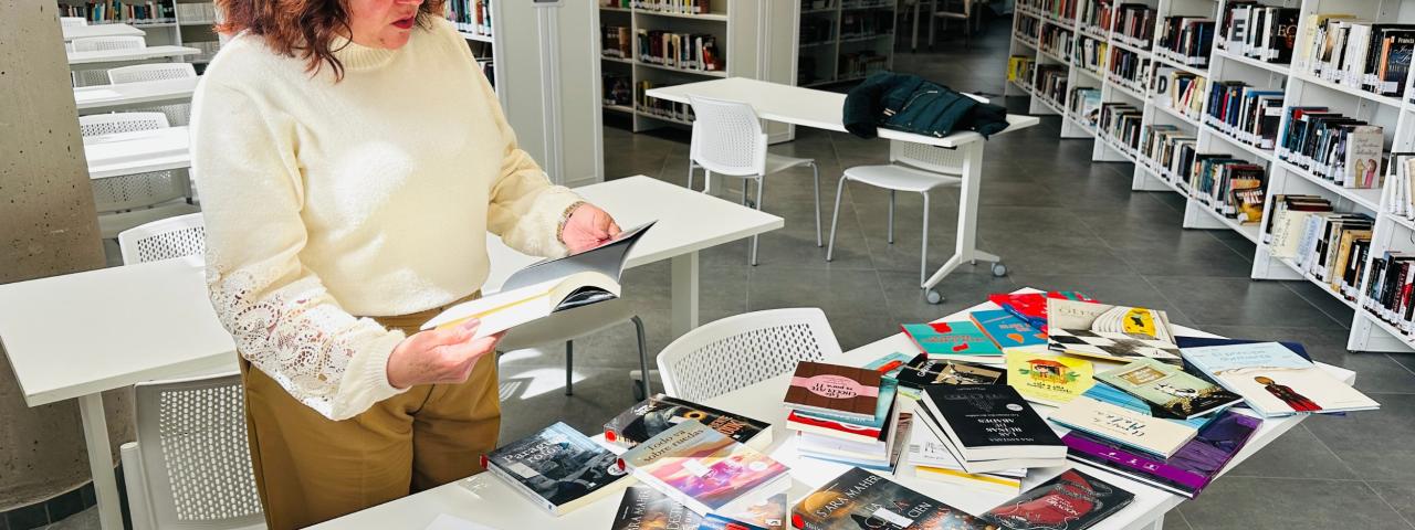 La Concejal&iacute;a de Cultura adquiere una nueva dotaci&oacute;n de libros y publicaciones para la Biblioteca Municipal