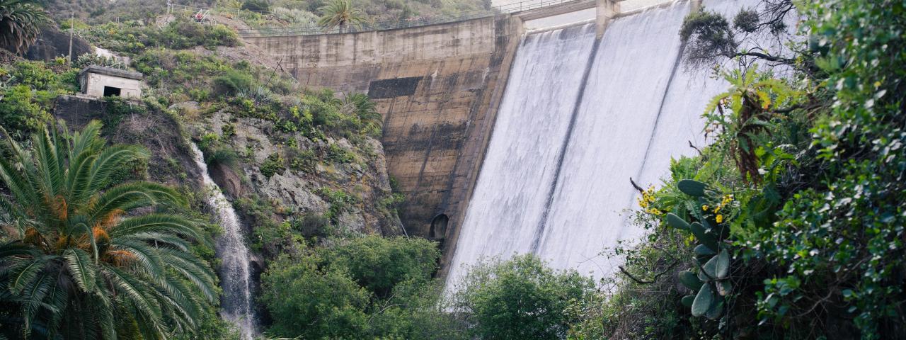 El Cabildo apertura la red de senderos y GuaguaGomera reactiva la ruta de Valle Gran Rey con el aeropuerto
