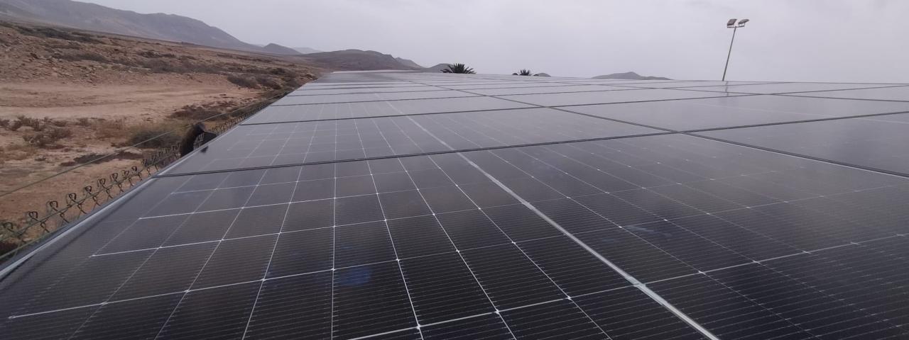 El Ayuntamiento de Antigua impulsa la descarbonizaci&oacute;n del ciclo integral del agua con dos nuevas instalaciones fotovoltaicas