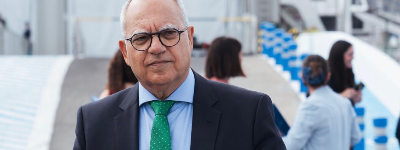 Curbelo insiste en que el Puerto de Los Cristianos "no se va a ampliar y reclama actuar dentro de la actual superficie