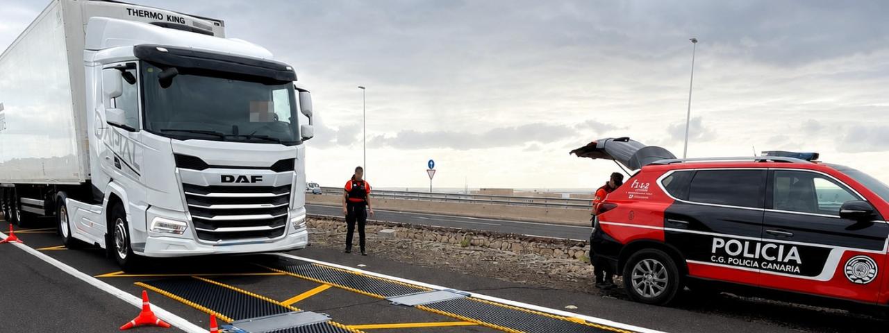 La Polic&iacute;a Auton&oacute;mica detecta 27 infracciones e inmoviliza cuatro camiones por exceso de carga en Tenerife