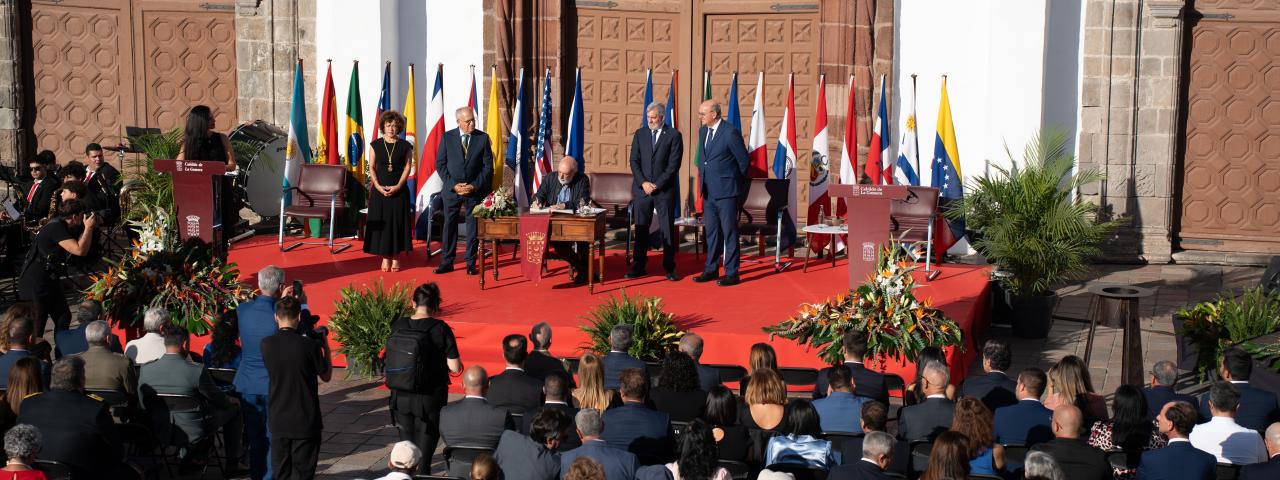 La Gomera reivindica la memoria y la democracia en el 534 aniversario de la partida de Colón