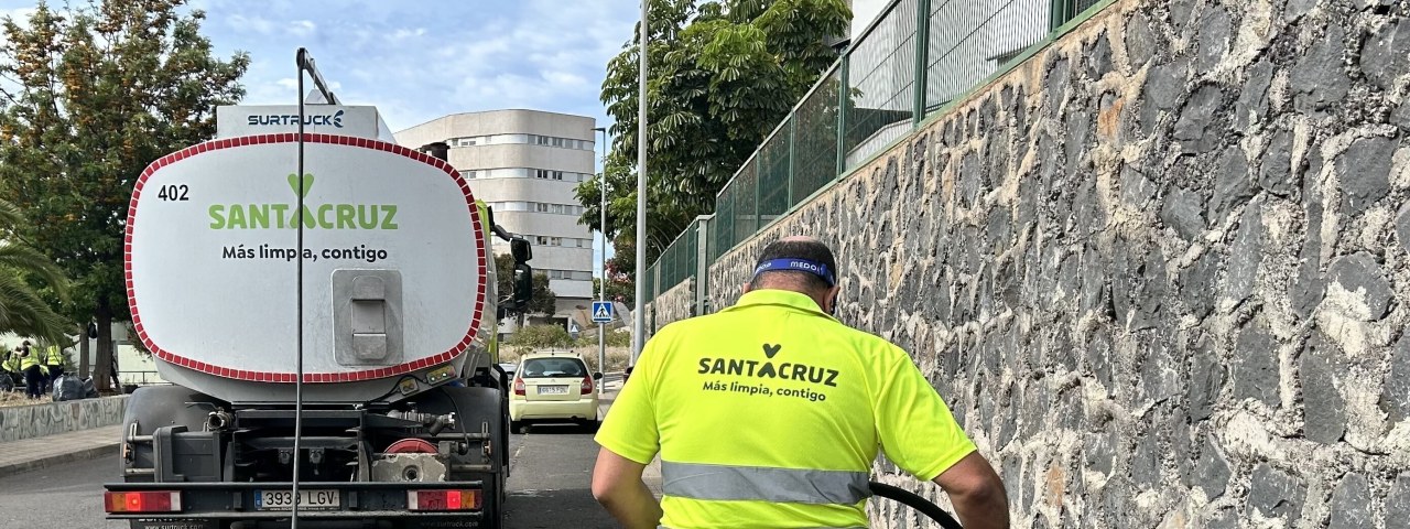 Santa Cruz refuerza los zafarranchos de limpieza en Chimisay y Las Delicias