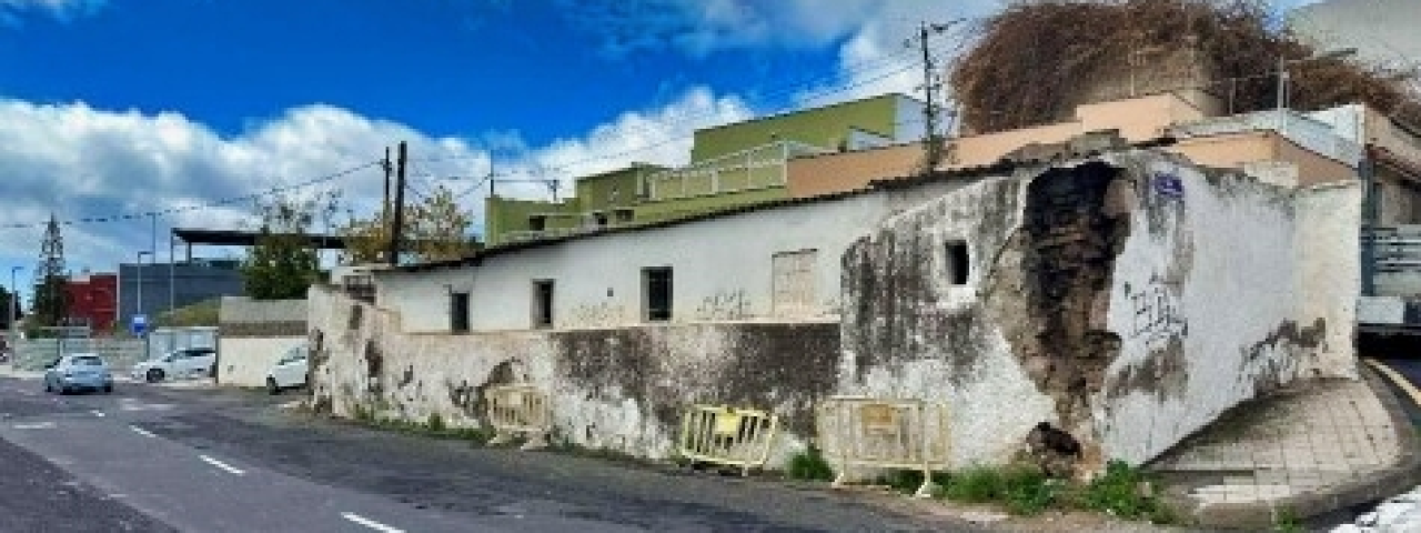 Santa Cruz adjudica la demolición del inmueble de la calle Juan García Álvarez