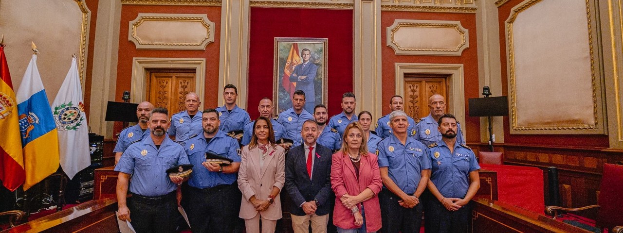 Un inspector y ocho nuevos oficiales toman posesión en la Policía Local capitalina