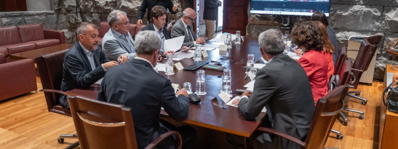 El Gobierno de Canarias destinará 9,9 millones de euros a las dos capitales en su presupuesto del próximo año