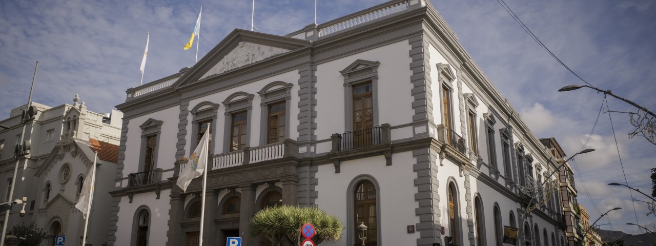 Santa Cruz eleva a la FECAM y a la FEMP el fallo de la tasa de basura por su posible repercusión nacional